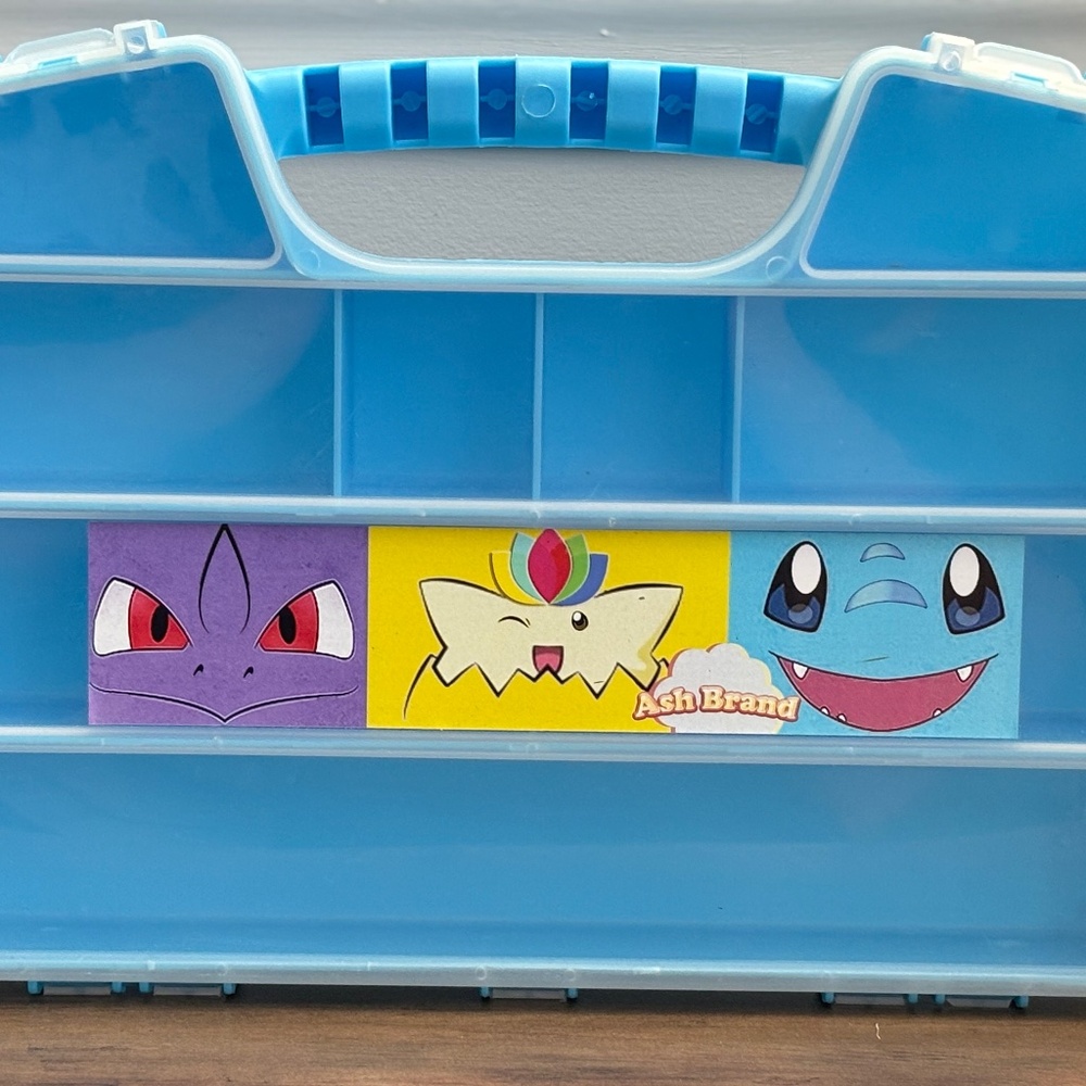 POKEMON Ash Brand Battle Action Figure Toy Blue ORGANIZER CARRYING CASE Handle